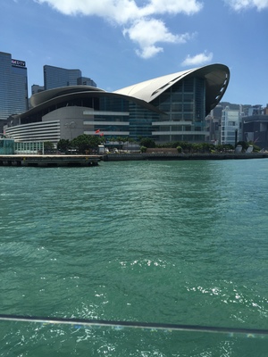 對于一個沒去過香港的人,第一次去香港,想買電子產品和逛街吃美食,就一天,有什么攻略以及需要注意的地方?