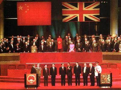 第一任特首董建華見證香港回歸