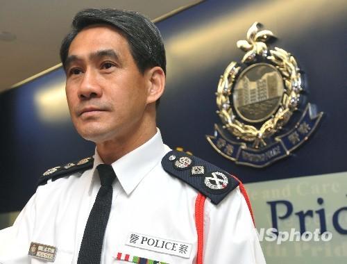 香港警隊為&ldquo;一哥&rdquo;鄧竟成舉行告別檢閱儀式(圖)