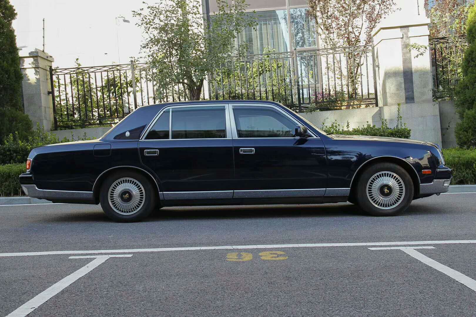 豐田世紀!日本頂級豪華旗艦車型,黑幫和天皇的座駕